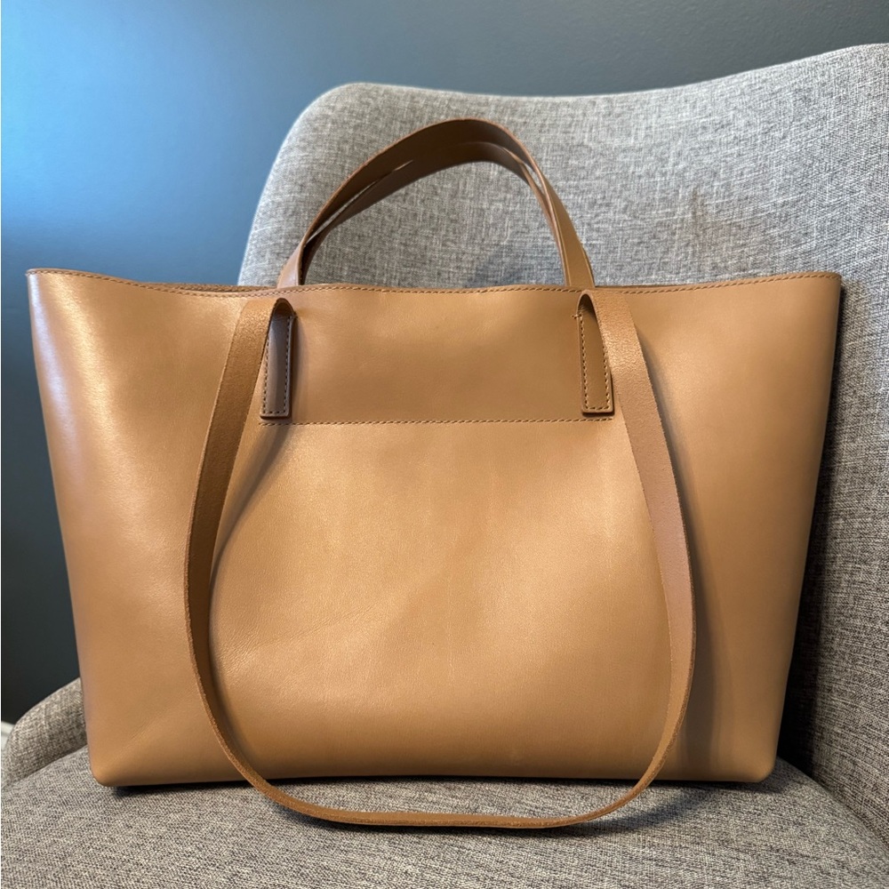 Madewell Medium Essentials Leather East/West Tote in Carved Wood